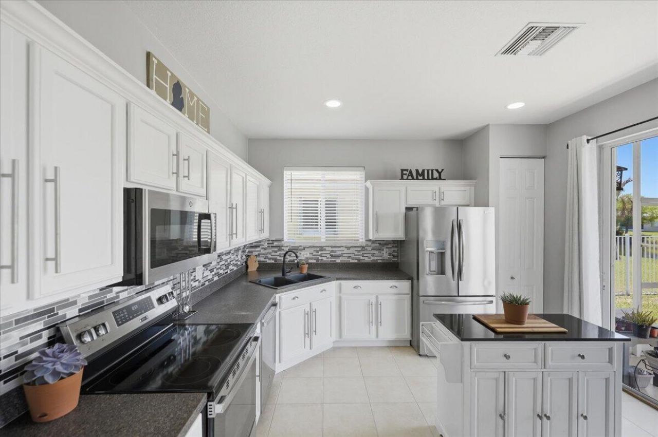 399 SW Lake Forest Way, Port Saint Lucie, FL 34986 Photo