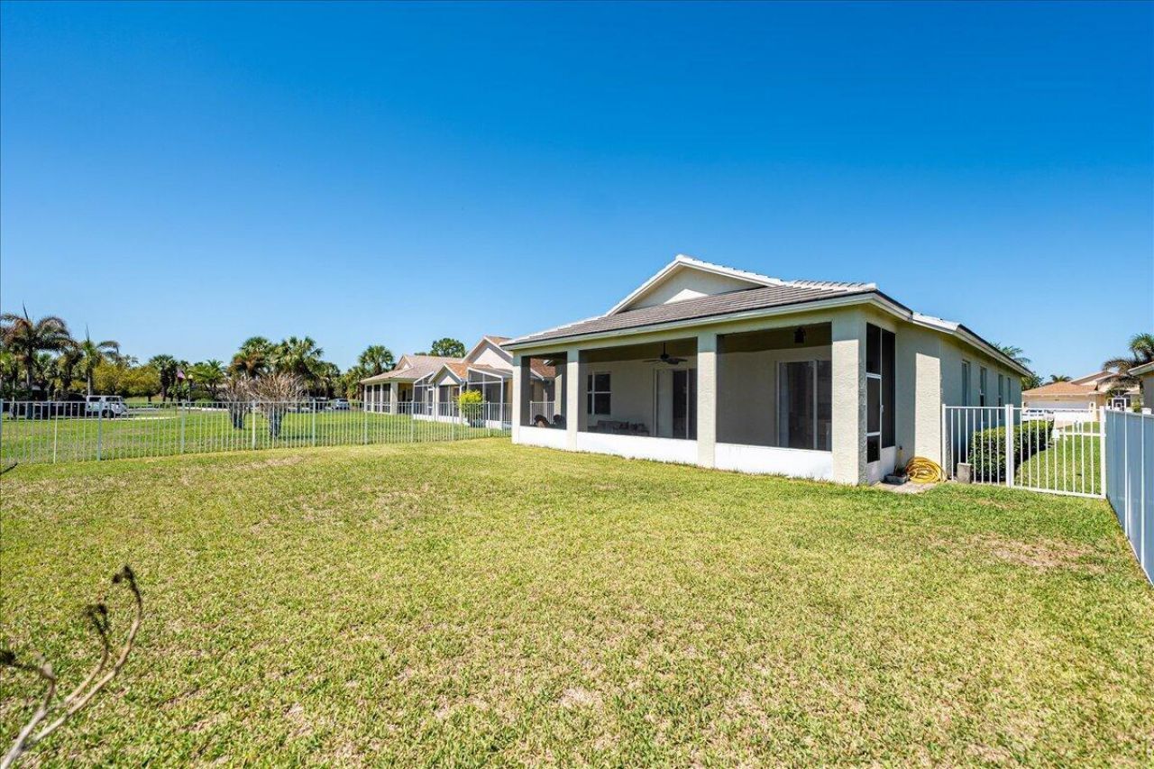 399 SW Lake Forest Way, Port Saint Lucie, FL 34986 Photo