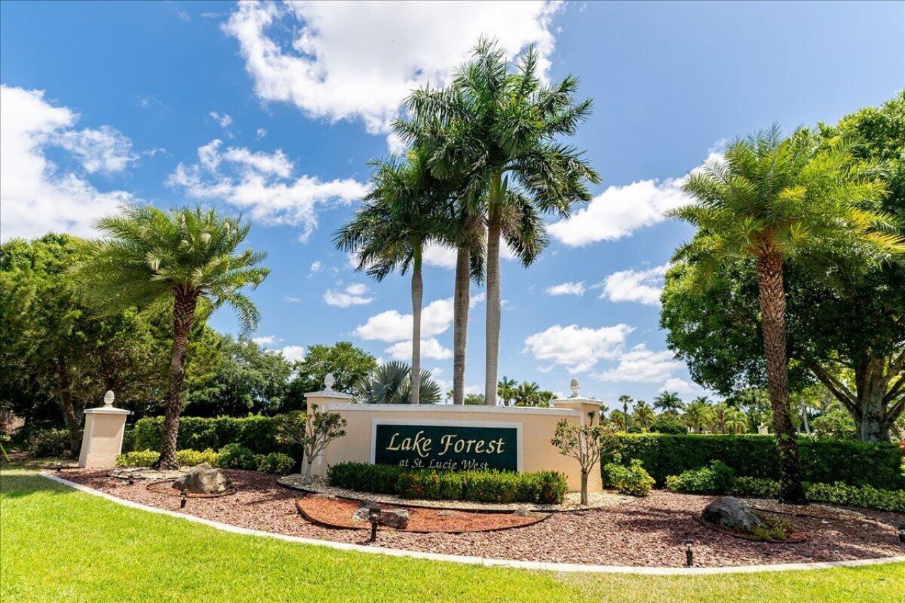 399 SW Lake Forest Way, Port Saint Lucie, FL 34986 Photo