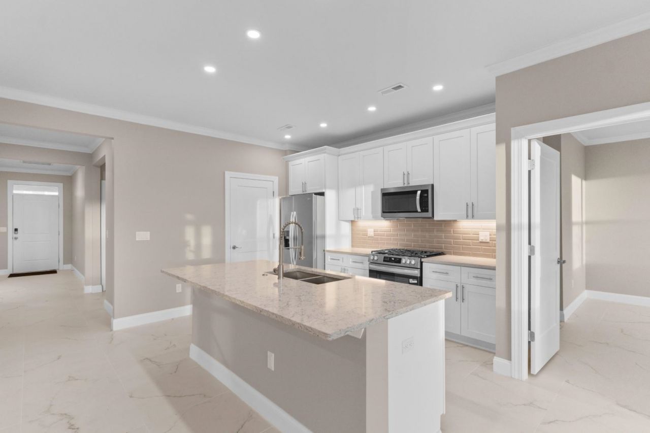 600 Table Rock Court  Photo 4