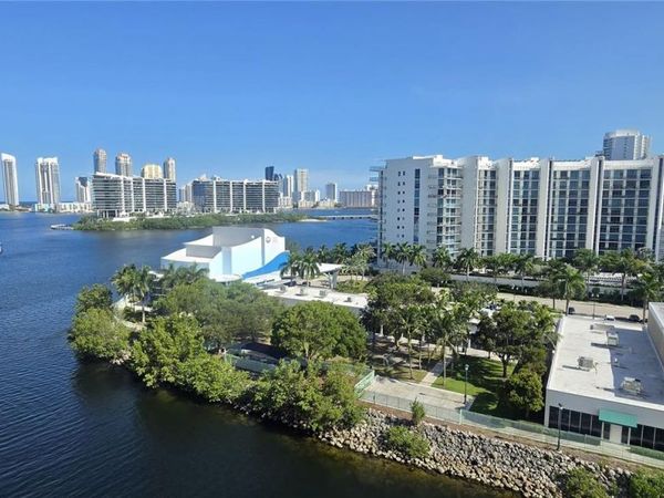 3330 NE 190th St, Unit 1018, Aventura, FL 33180
