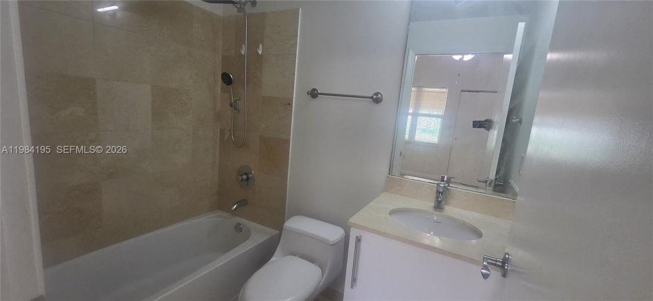 3330 NE 190th St, Unit 1018, Aventura, FL 33180 Photo