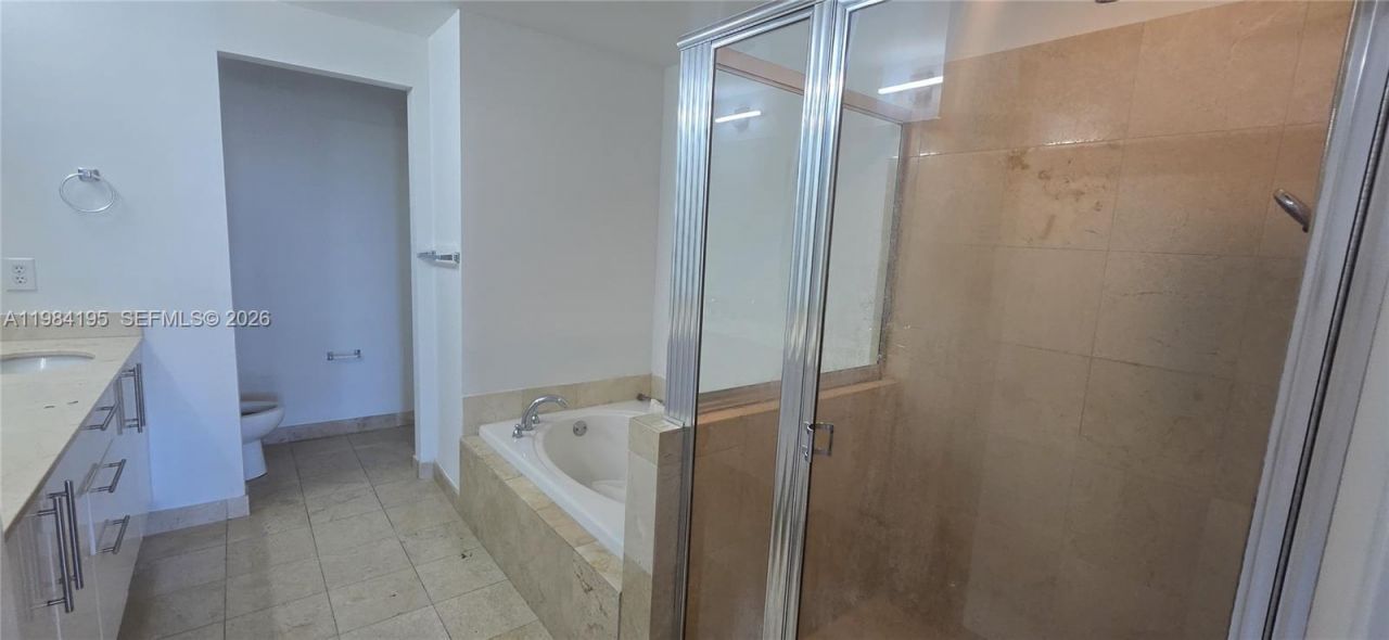 3330 NE 190th St, Unit 1018, Aventura, FL 33180 Photo