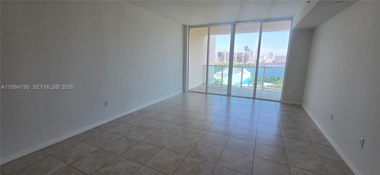 3330 NE 190th St, Unit 1018, Aventura, FL 33180 Photo