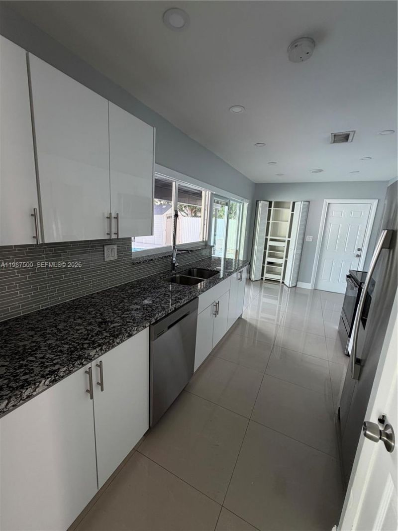 14932 SW 65th Ter, Miami, FL 33193 Photo