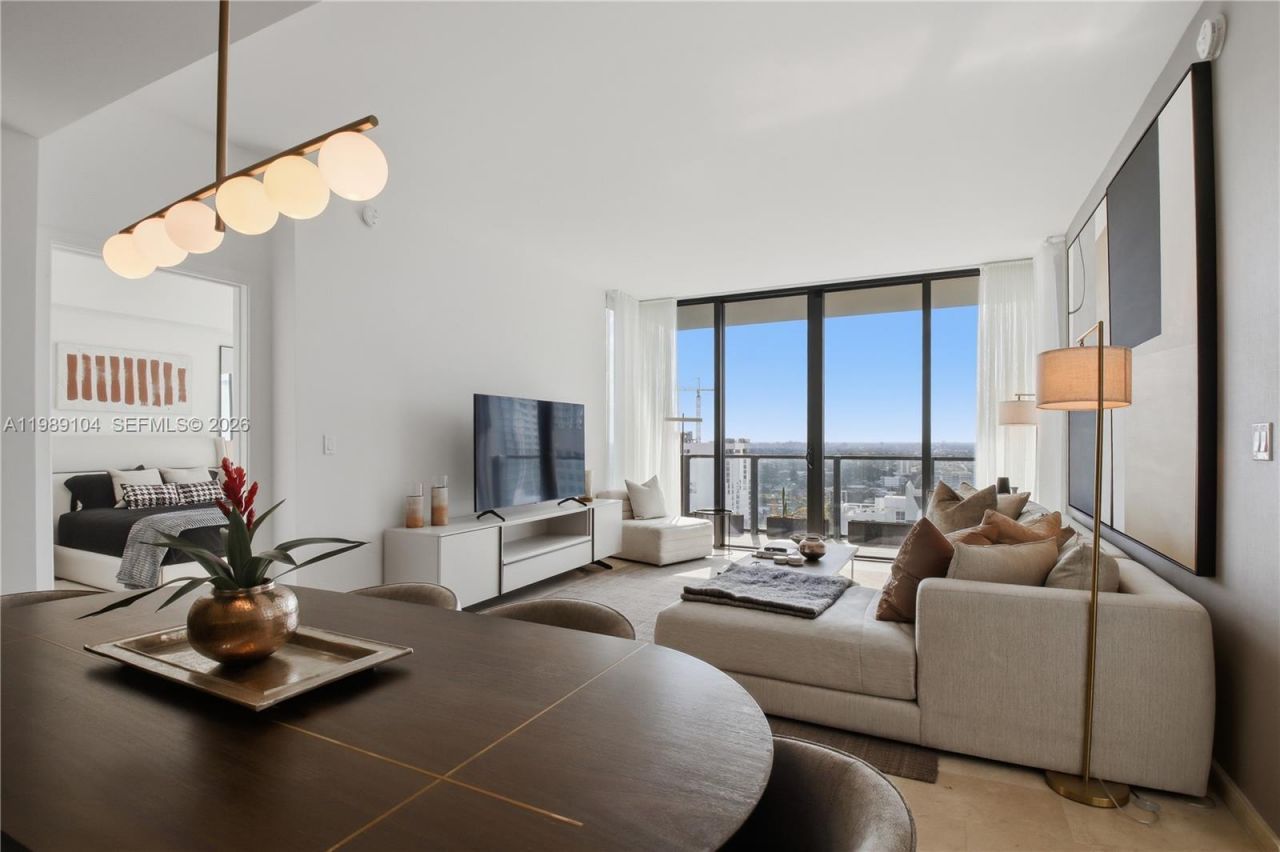 88 SW 7th St, Unit 2404, Miami, FL 33130 Photo