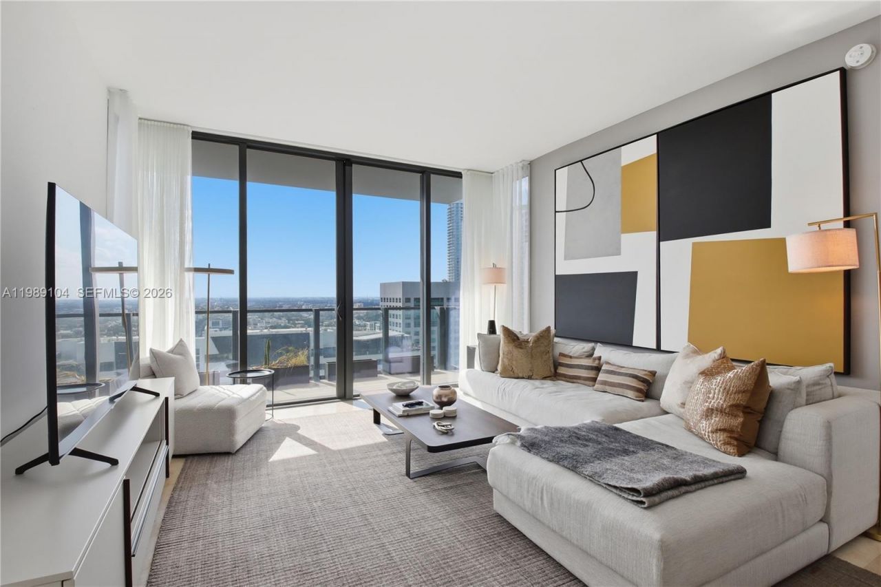 88 SW 7th St, Unit 2404, Miami, FL 33131 Photo