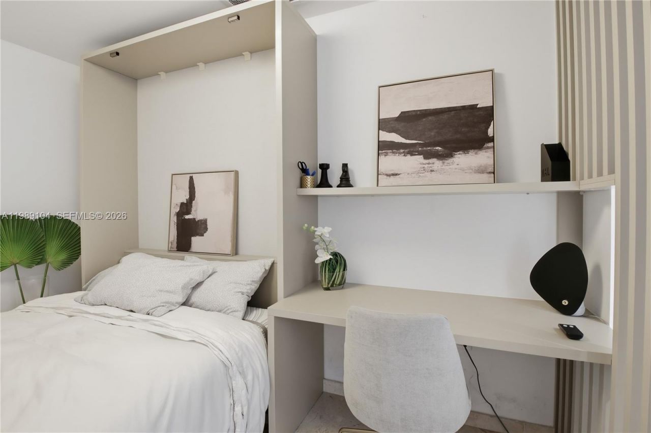 88 SW 7th St, Unit 2404, Miami, FL 33131 Photo