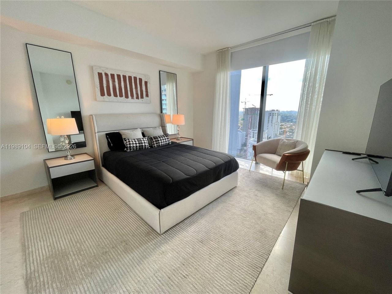 88 SW 7th St, Unit 2404, Miami, FL 33131 Photo