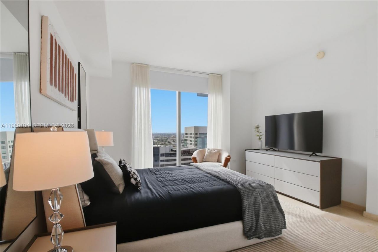 88 SW 7th St, Unit 2404, Miami, FL 33130 Photo