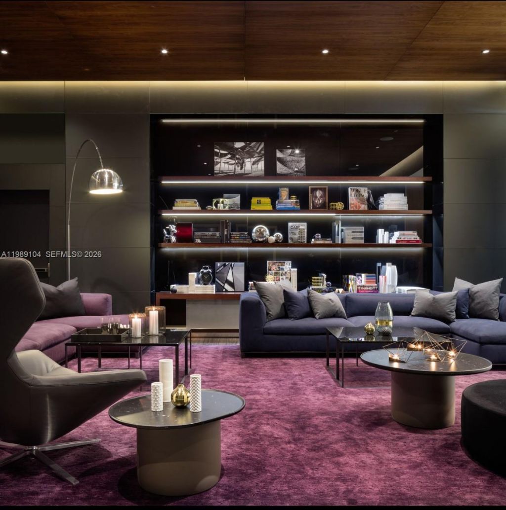 88 SW 7th St, Unit 2404, Miami, FL 33131 Photo