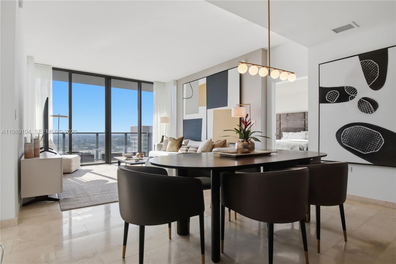 88 SW 7th St, Unit 2404, Miami, FL 33130 Photo