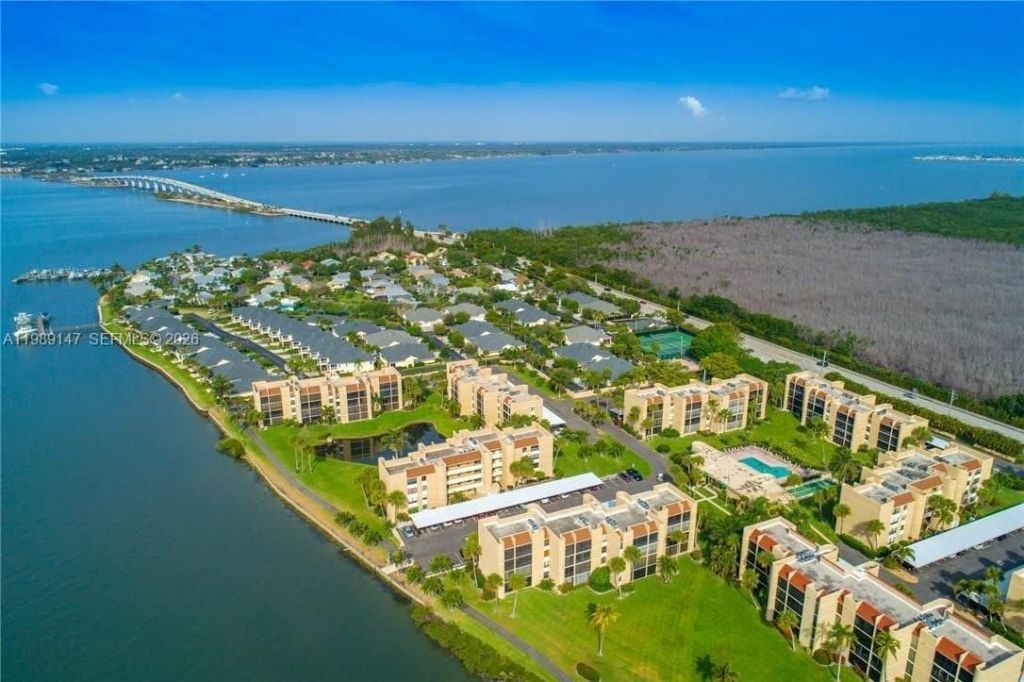 3432 NE Causeway Boulevard , Unit APT#102, Hutchinson Island, FL 34957 Photo