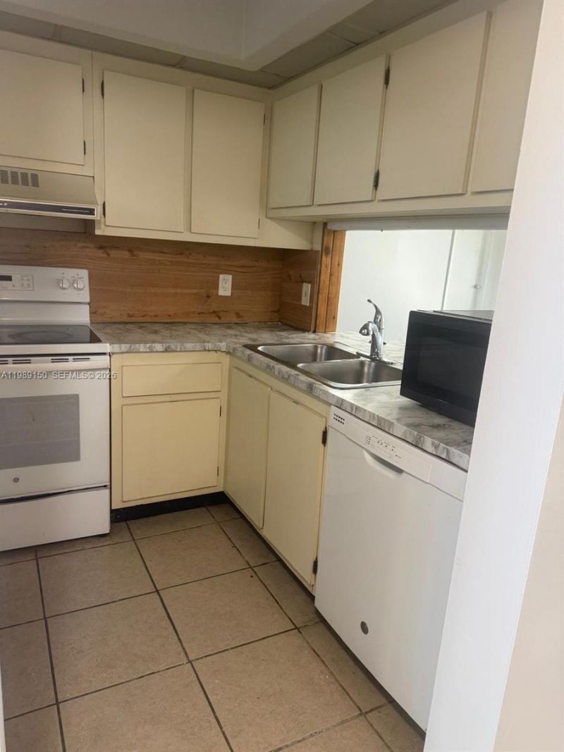 109 Lake Emerald Dr, Unit 102, Oakland Park, FL 33309 Photo