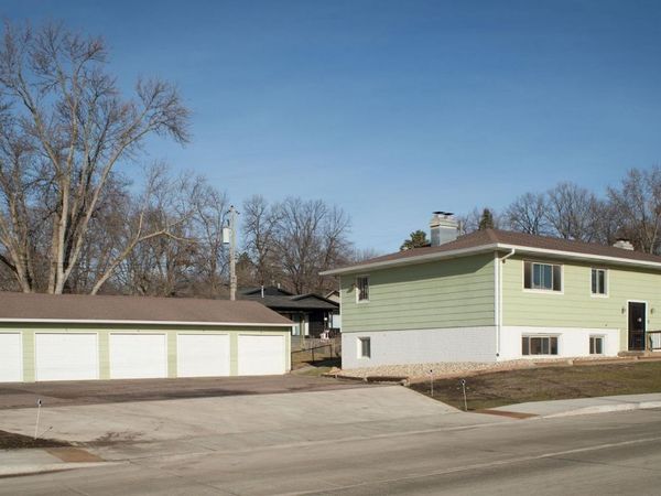 3005 S Cliff Ave, Sioux Falls, SD 57105