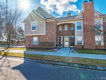 16442 Claremont Drive S, Clinton Twp, MI 48038