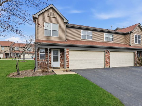 760 E Whispering Oaks Drive , Palatine, IL 60074