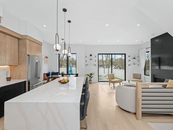 70 Washington St, Unit 70, Newton, MA 02458