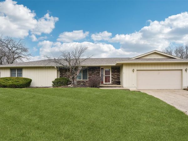 9409 Horton Avenue, Urbandale, IA 50322