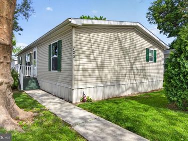723 SHERRY LANE, LANCASTER, PA 17601