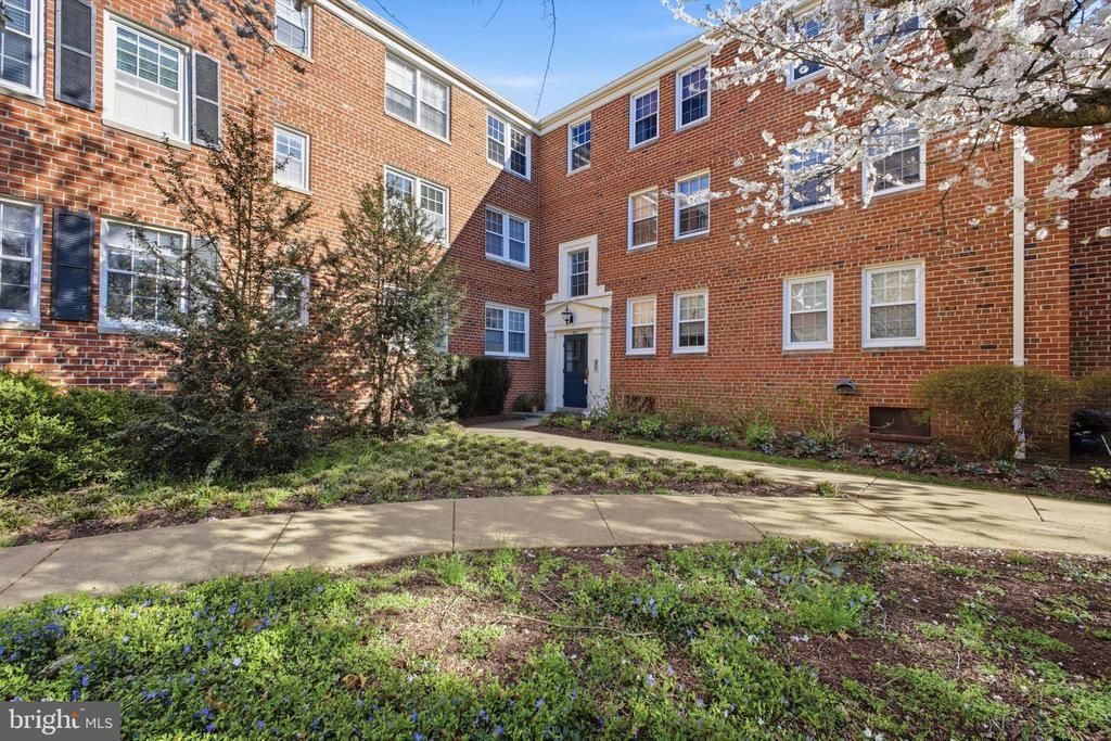6611 E Wakefield Drive, Unit C1, Alexandria, VA 22307 Main Photo