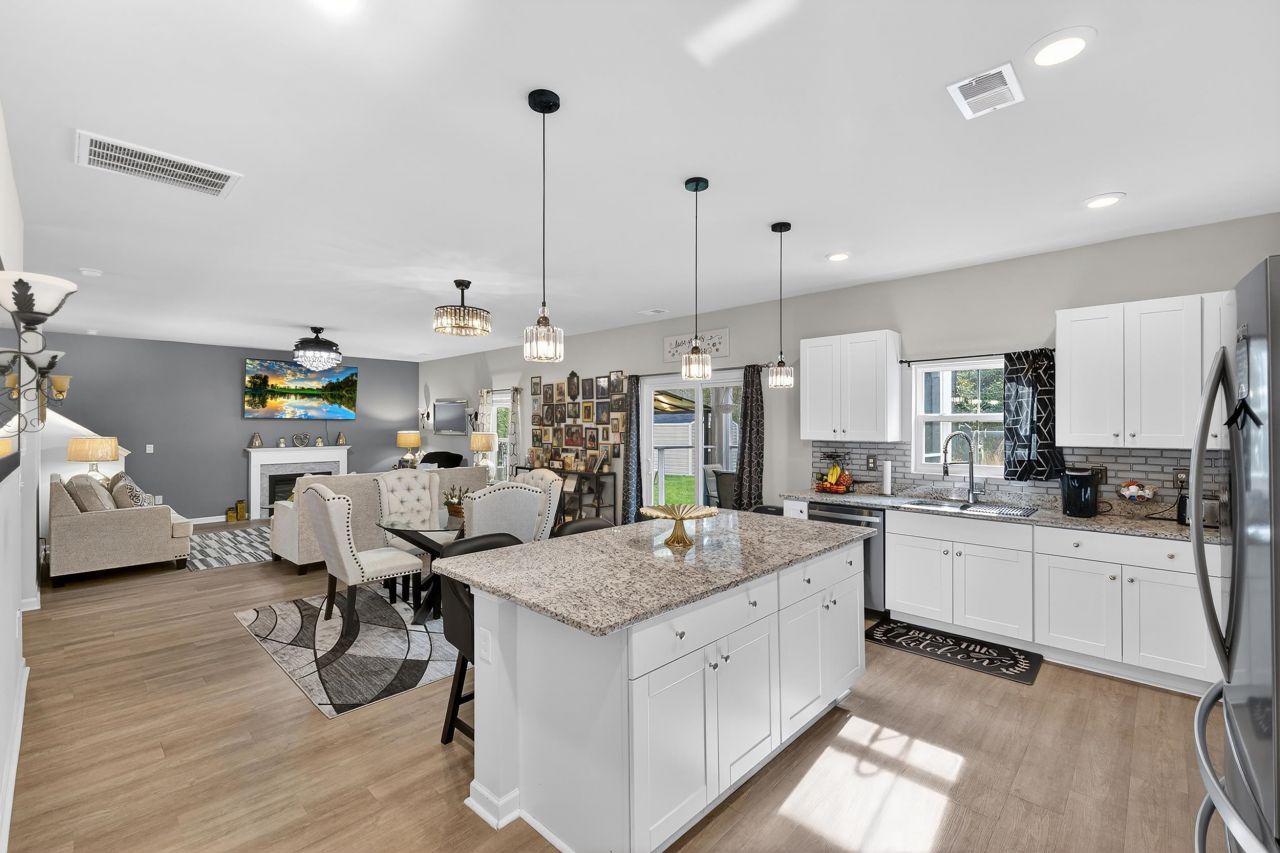 343 Fennec Loop Photo 12