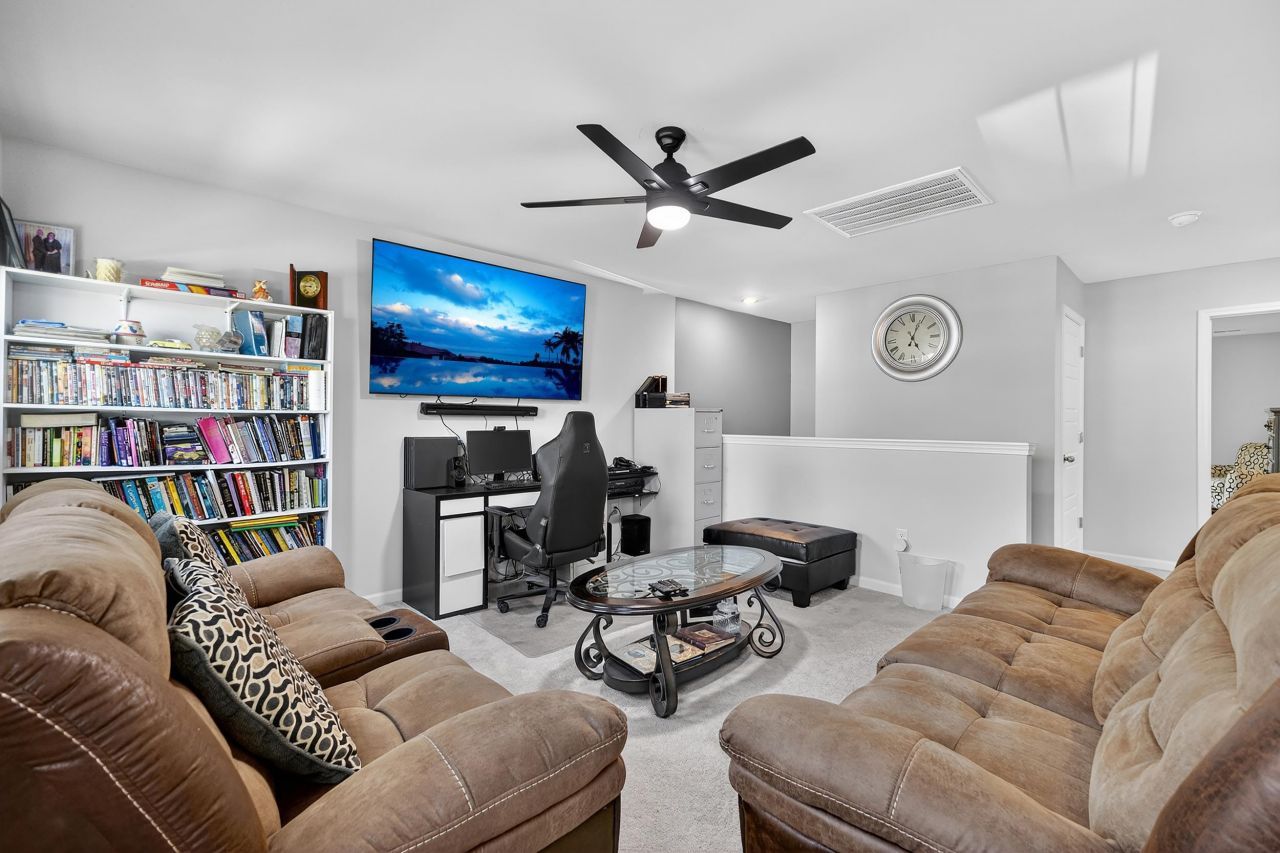 343 Fennec Loop Photo 25