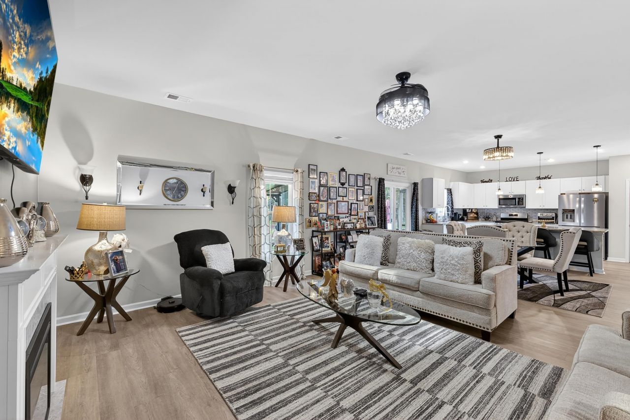 343 Fennec Loop Photo 8