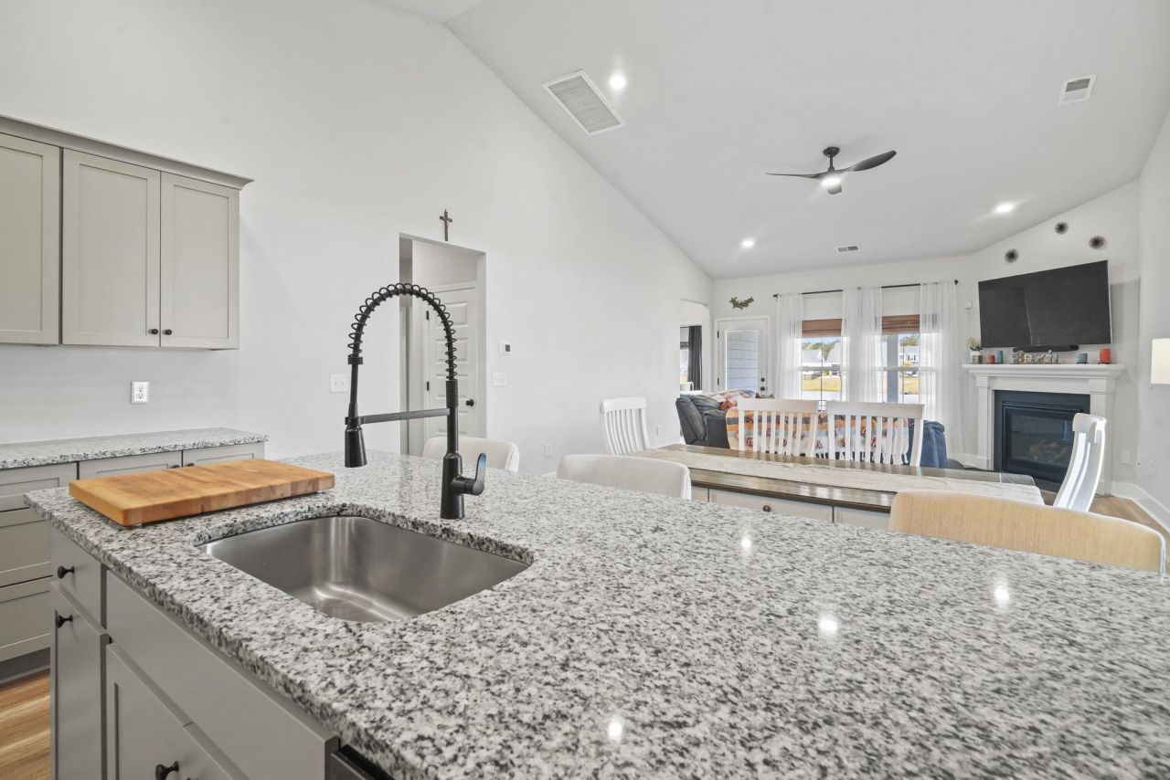 5872 Whitebark Dr. Photo 12