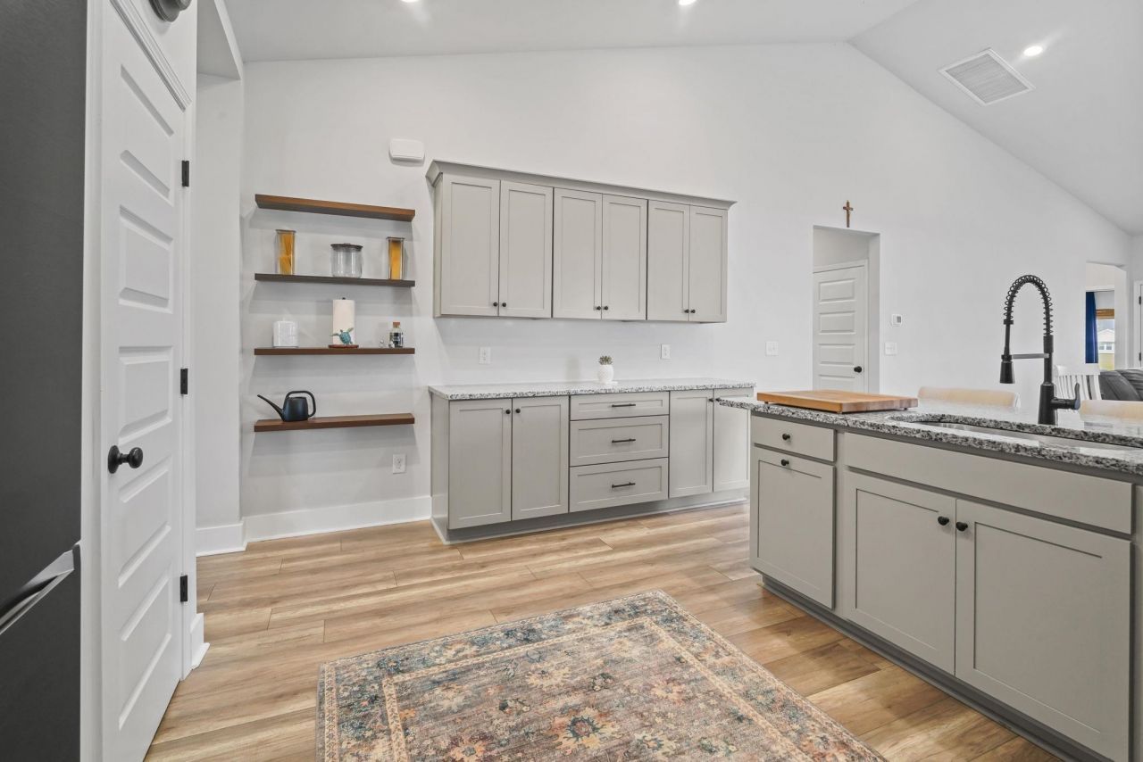 5872 Whitebark Dr. Photo 13