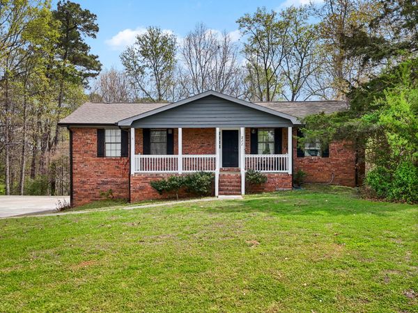 211 Lakeview Drive, Dalton, GA 30721