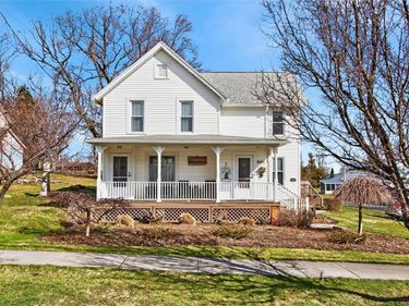 8451 Bay St, Sodus Point, NY 14555