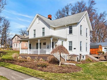 8451 Bay St, Sodus Point, NY 14555