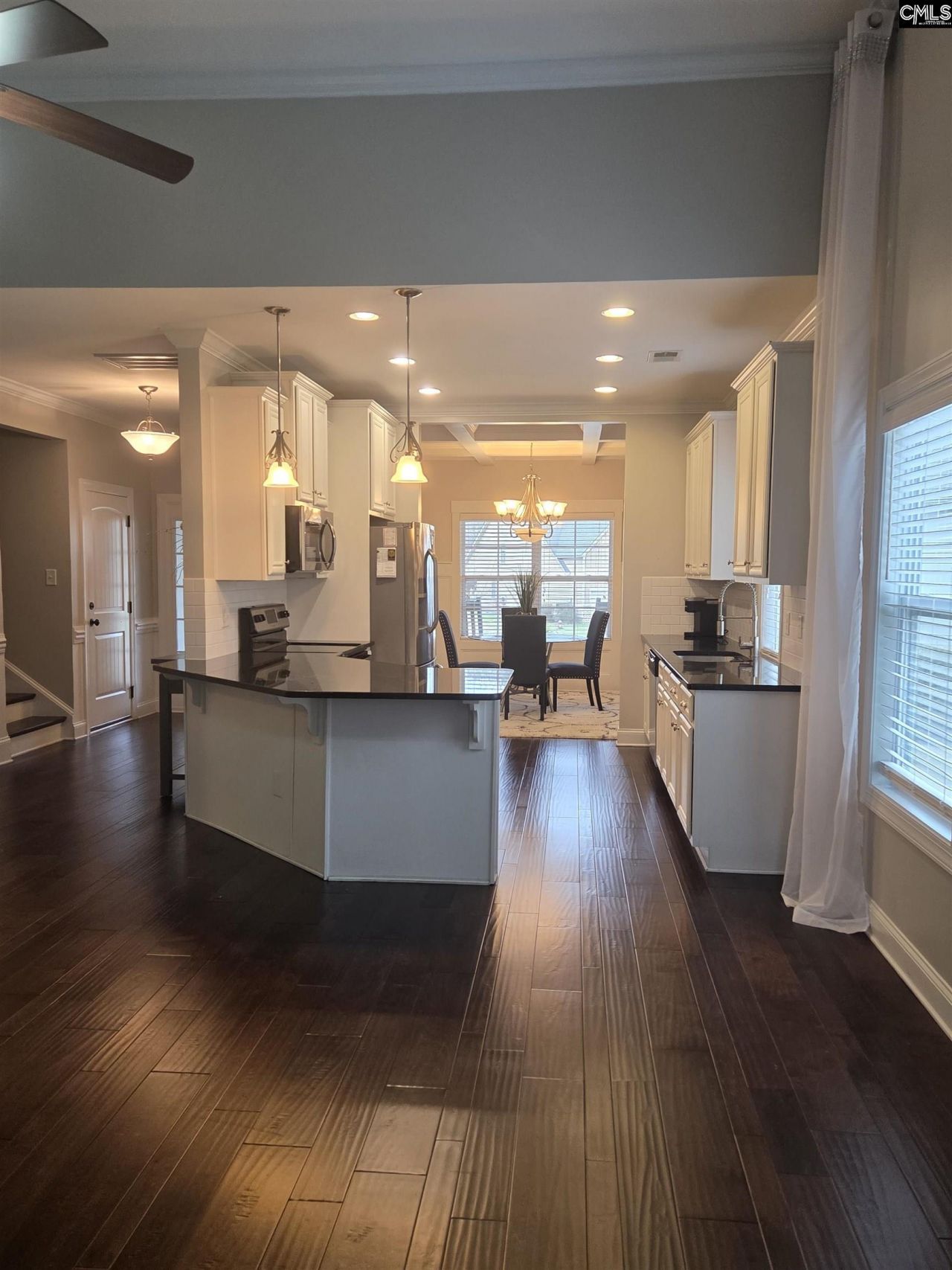 765 Club Cottage Drive  Photo 4