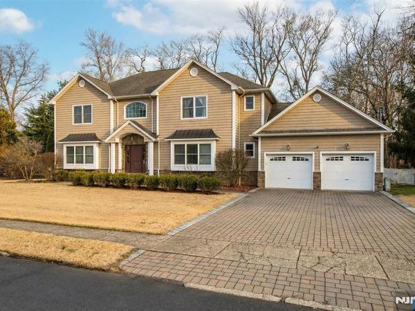 54 Charles Place, OLD TAPPAN, NJ 07675