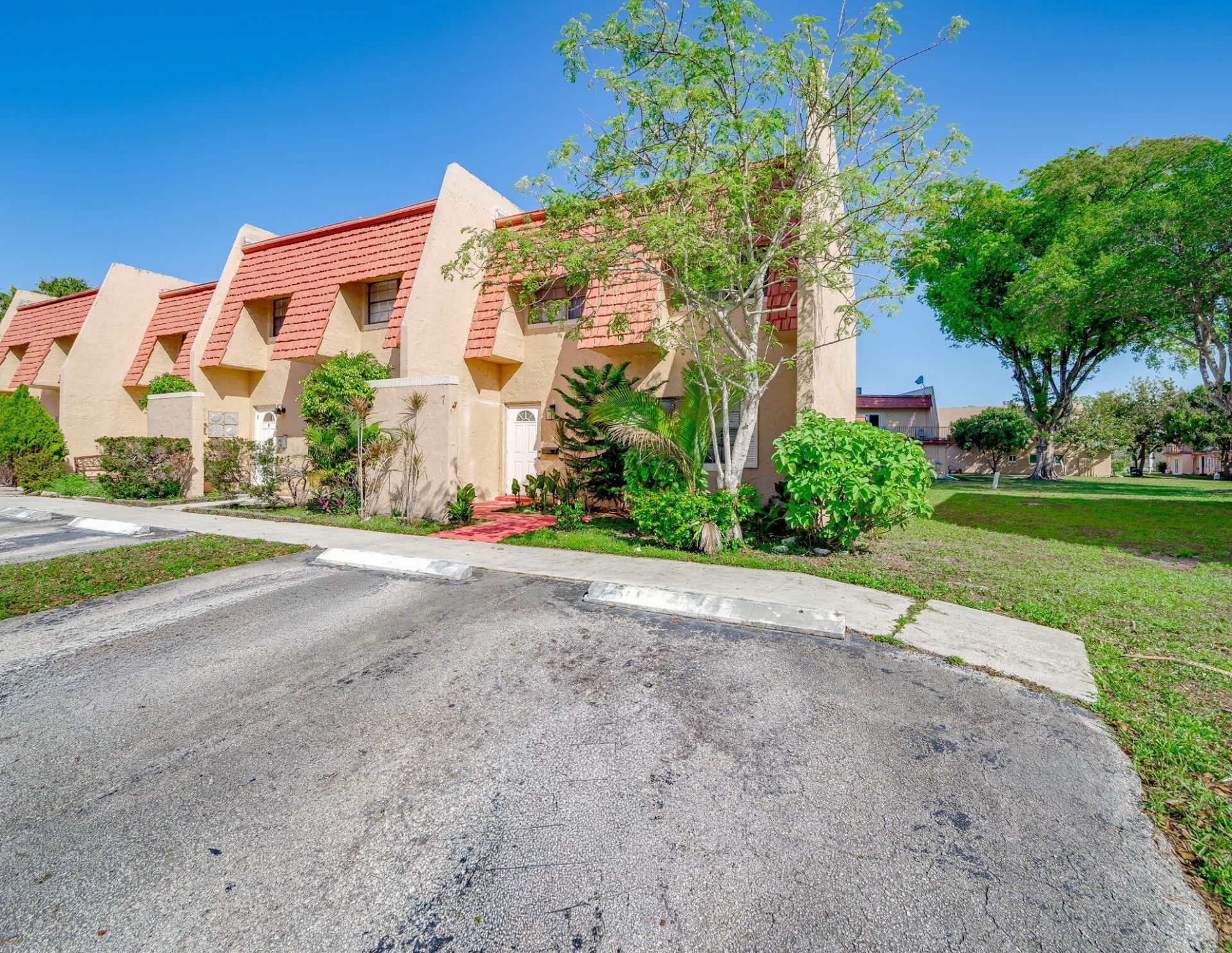 7 Ann Lee Lane, Tamarac, FL 33319 Photo