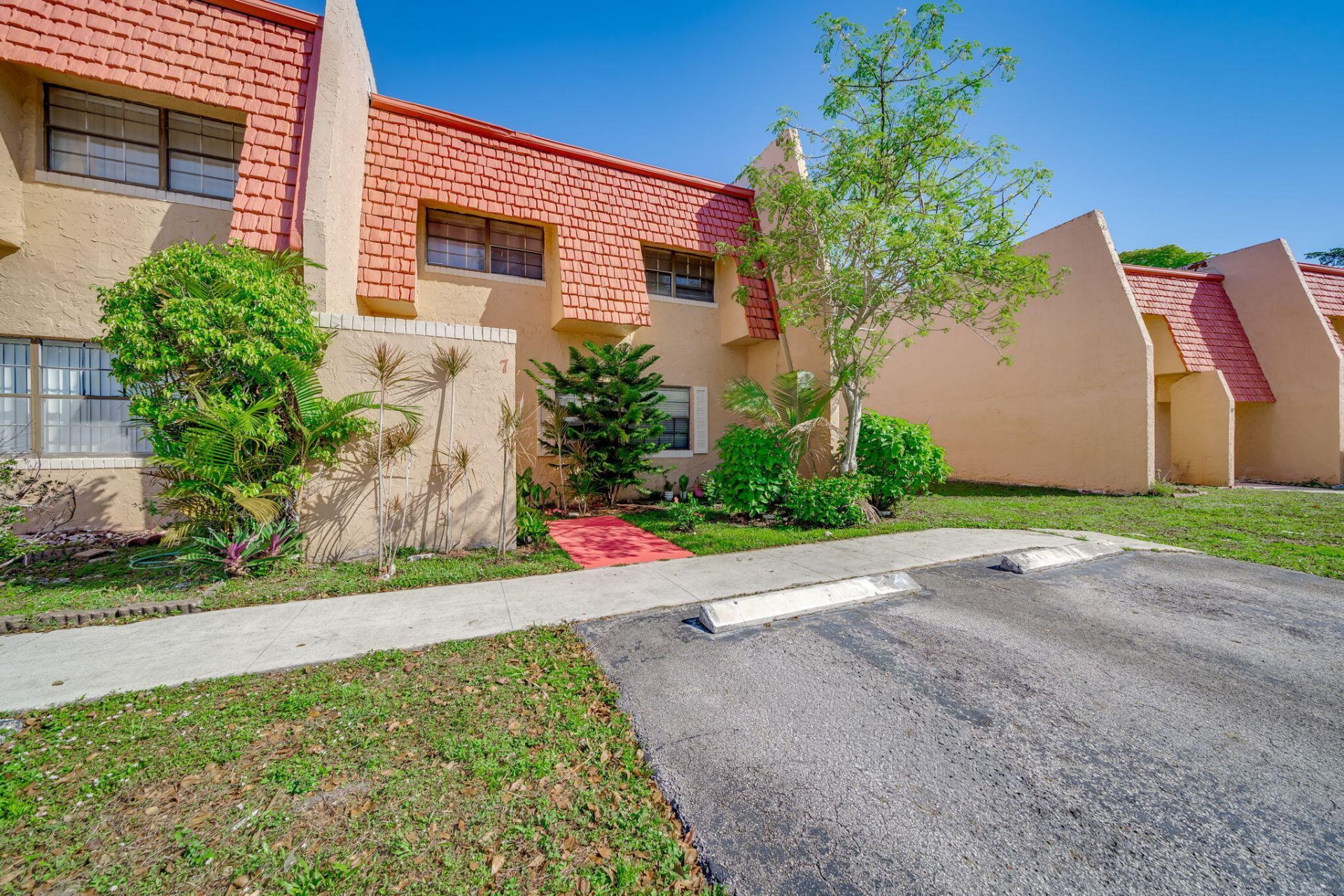 7 Ann Lee Lane, Tamarac, FL 33319 Photo