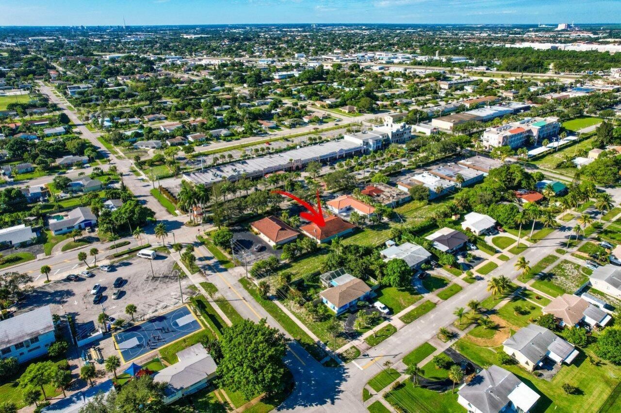 705 Park Avenue, Lake Park, FL 33403 Photo