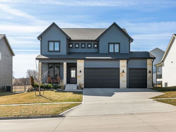 11174 Westport Drive, West Des Moines, IA 50266