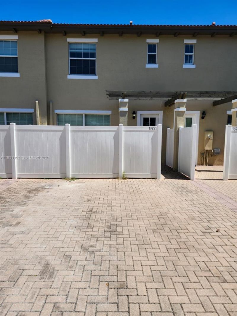 1322 SW 147th Ter , Pembroke Pines, FL 33027 Photo