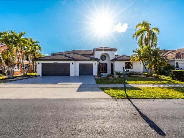 930 NW 197th Ave, Pembroke Pines, FL 33029