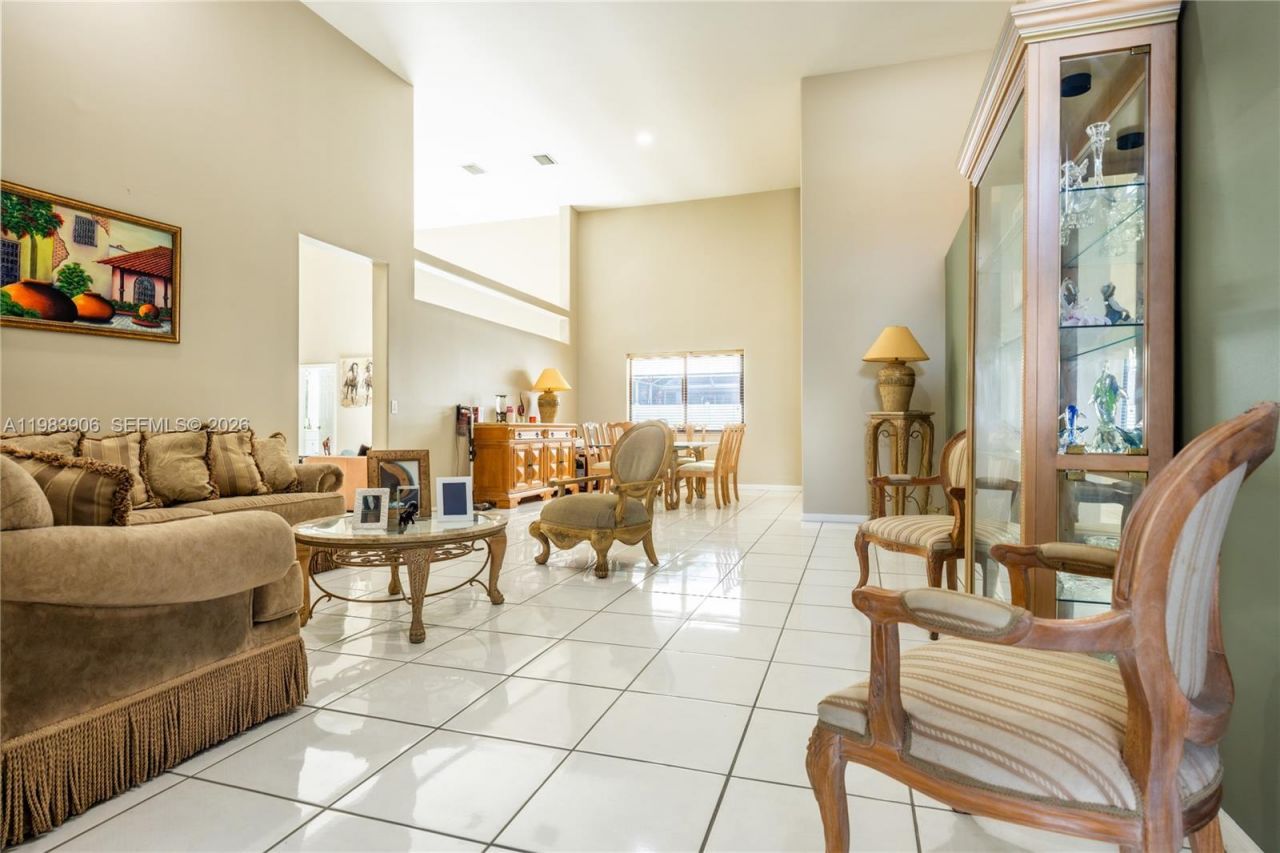 930 NW 197th Ave, Pembroke Pines, FL 33029 Photo
