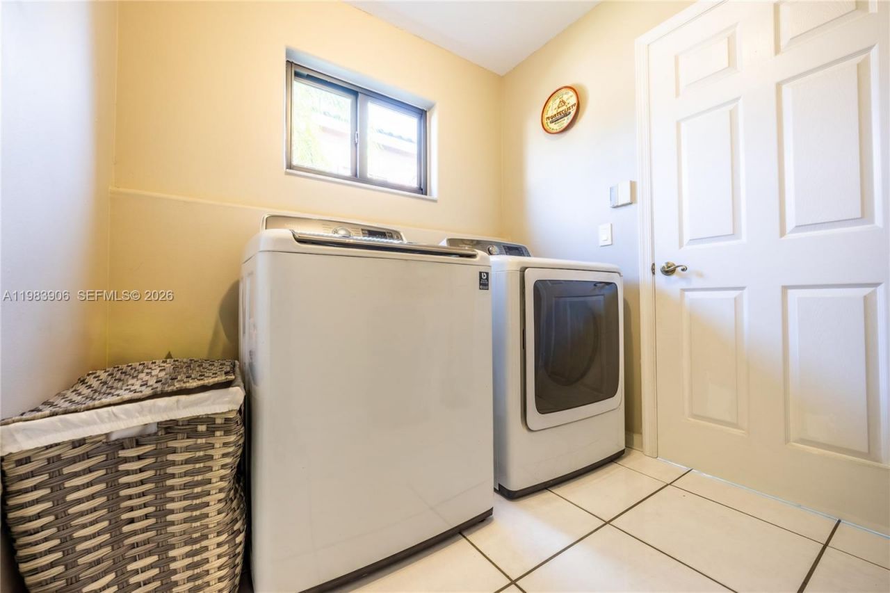 930 NW 197th Ave, Pembroke Pines, FL 33029 Photo