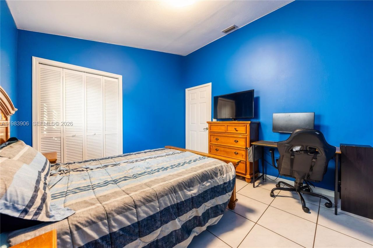 930 NW 197th Ave, Pembroke Pines, FL 33029 Photo