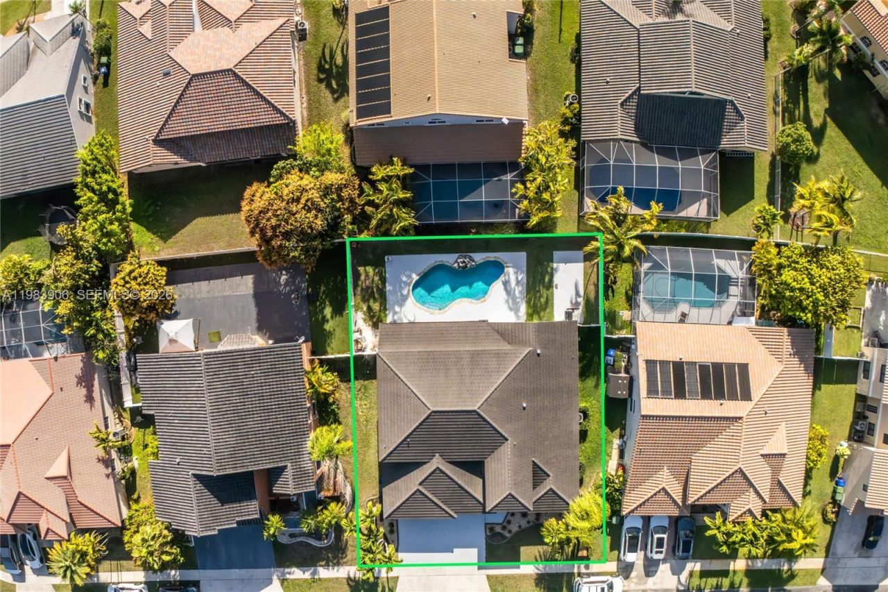 930 NW 197th Ave , Pembroke Pines, FL 33029 Photo