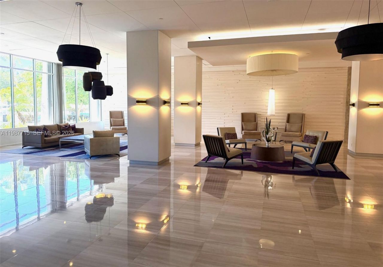 100 Bayview Dr, Unit 528, Sunny Isles Beach, FL 33160 Photo