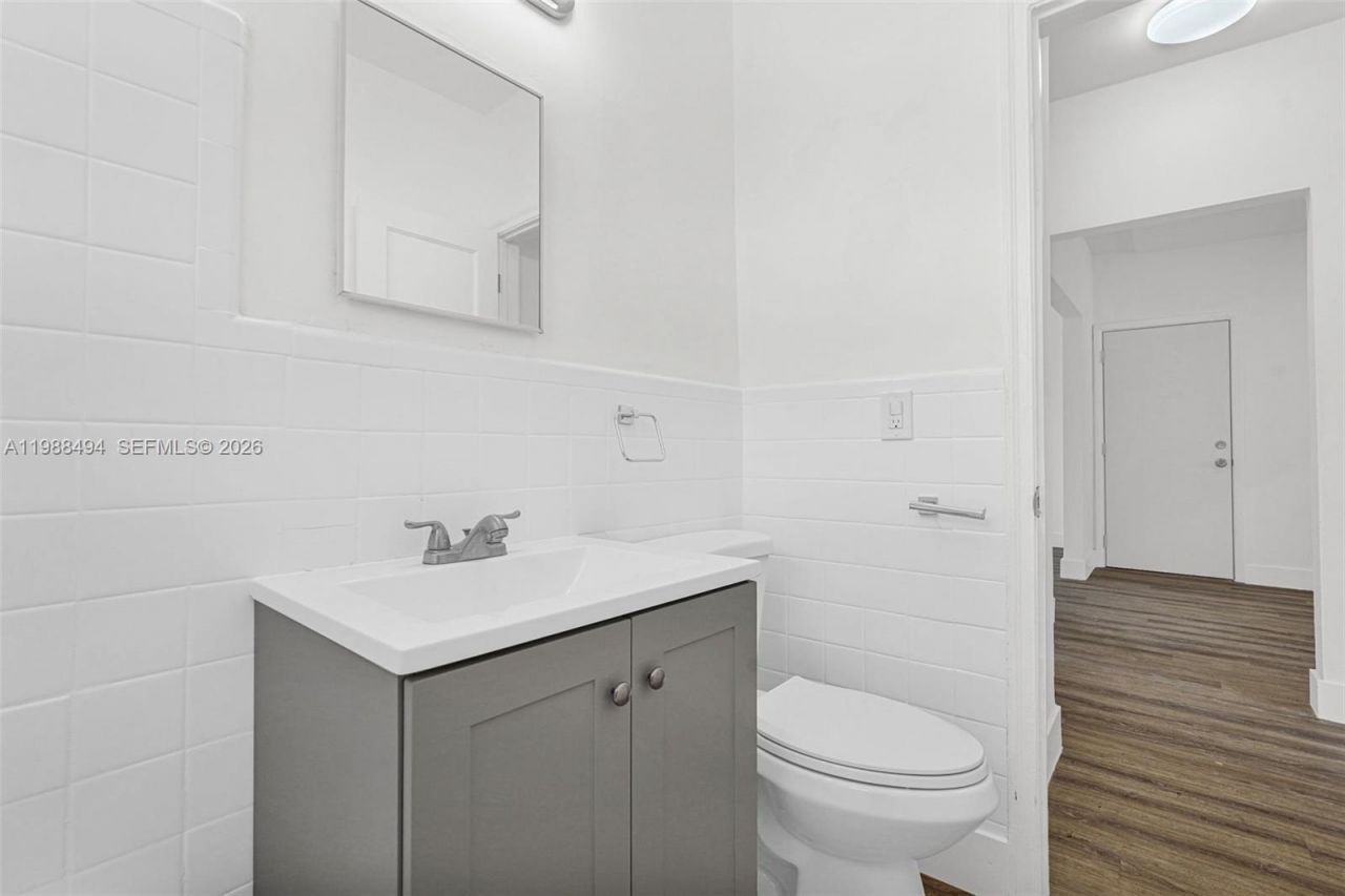 319 80th St, Unit 8, Miami Beach, FL 33141 Photo