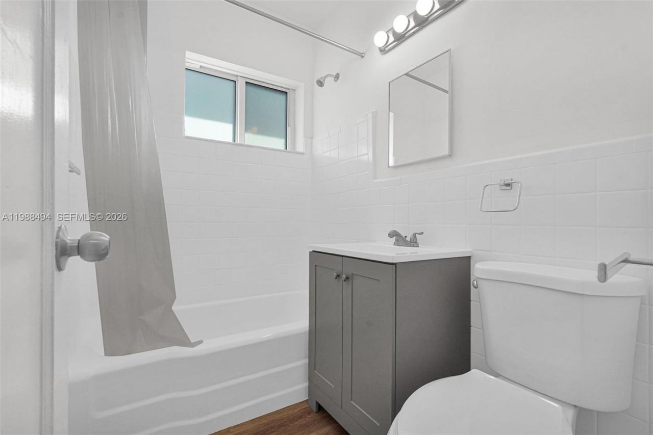 319 80th St, Unit 8, Miami Beach, FL 33141 Photo