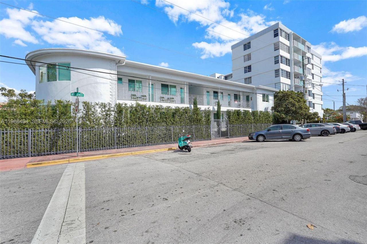 319 80th St, Unit 8, Miami Beach, FL 33141 Photo