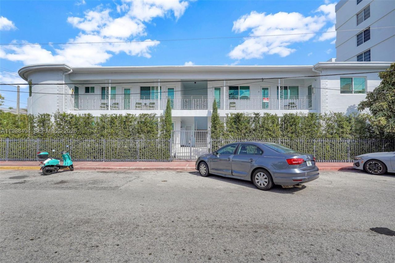 319 80th St, Unit 8, Miami Beach, FL 33141 Photo